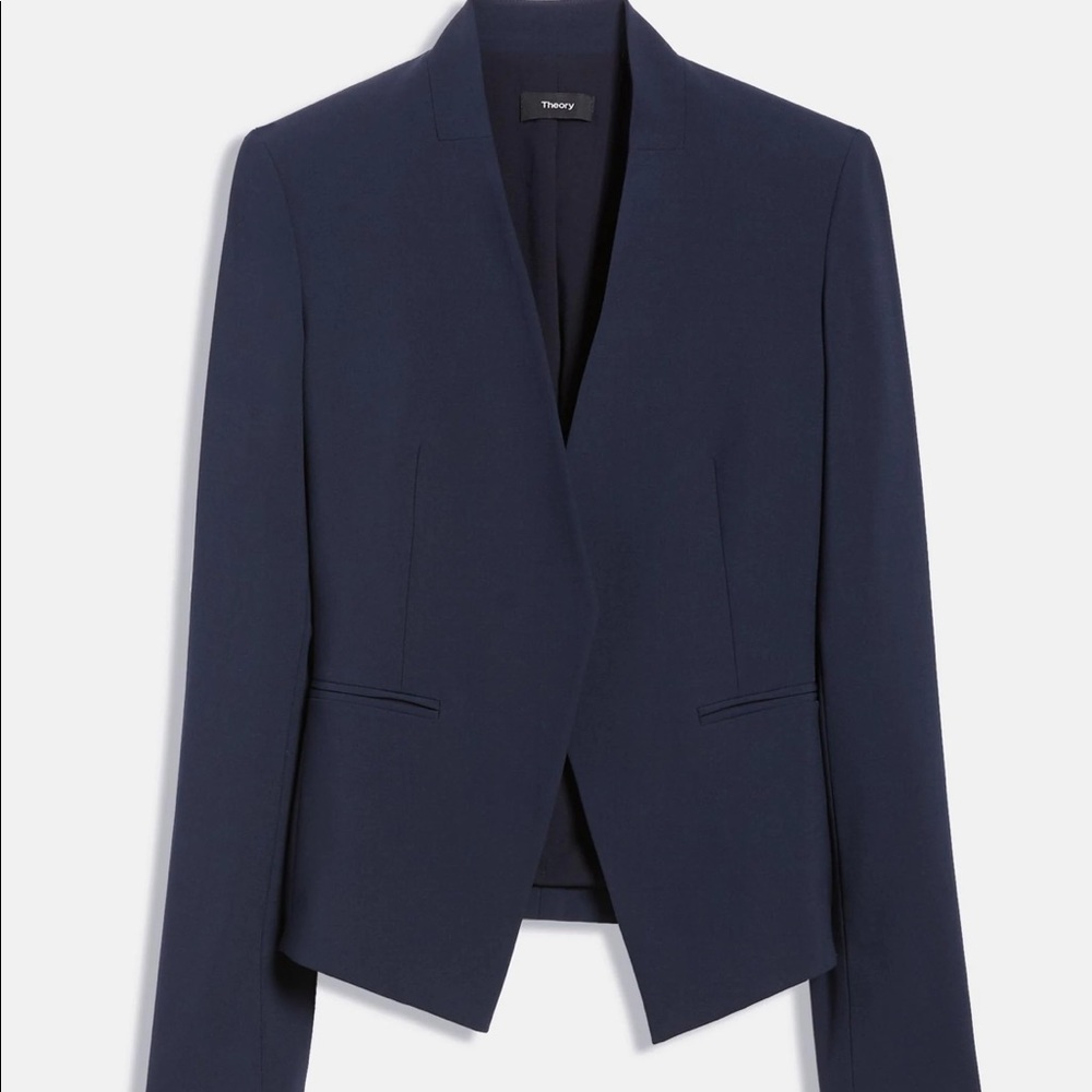 Women’s size 4 Navy Blue Theory blazer! Like new!